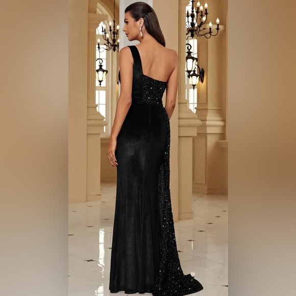 Missord Black sequin velvet dress NWT! STUNNING - Picture 2 of 3